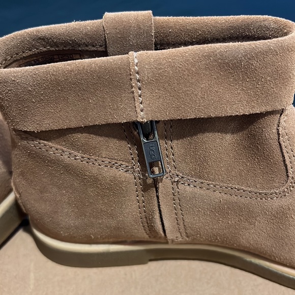 Ugg- josefene cuff boot/ chestnut color! Size 5 1/2 NEW! - Picture 7 of 8